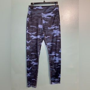 size medium blue camo leggings